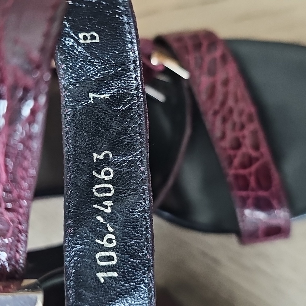 Gucci Women's Burgundy Sandals Size 7 - Picture 10 of 11